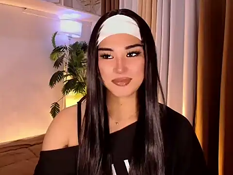 Snapshot of magnificent_kitana chatting on June 7, 7:50 pm magnificent kitana online show from June 7, 7:50 pm