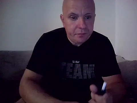 DaDDyLoVeSu83 online show from June 17, 6:09 pm