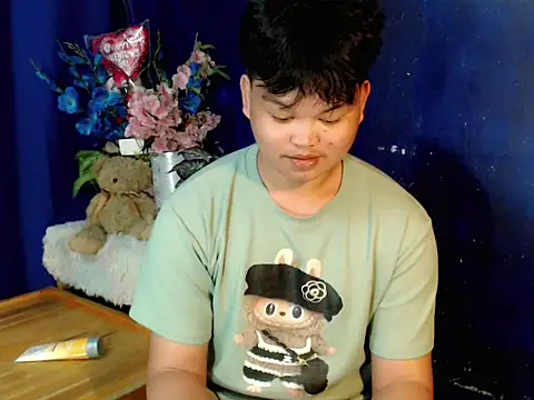 Reynelcock online show from November 28, 10:01 pm