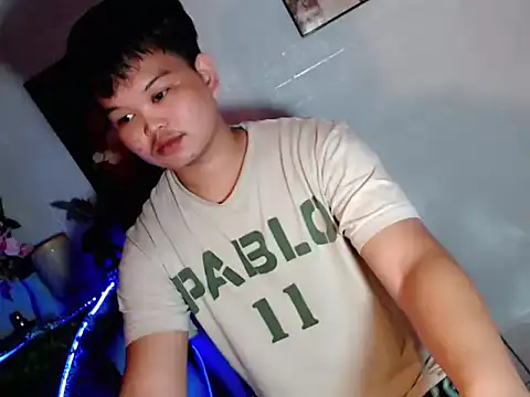 Reynelcock online show from July 2, 6:25 pm