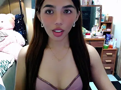 urswtasian chesca online show from November 17, 1:39 pm