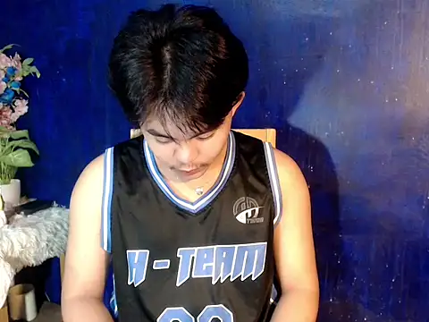 Snapshot of urguy_toshi chatting on October 9, 4:21 am urguy toshi online show from October 9, 4:21 am