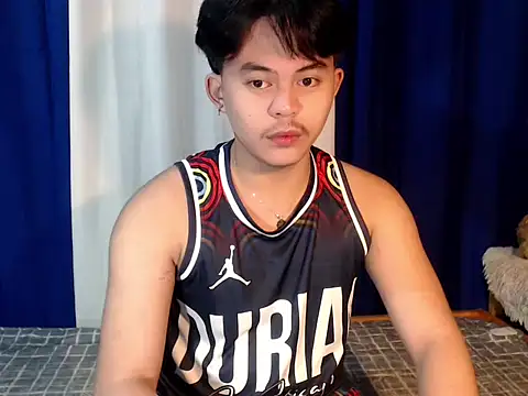 Snapshot of urguy_toshi chatting on October 9, 5:11 pm urguy toshi online show from October 9, 5:11 pm