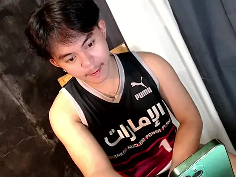 Snapshot of urguy_toshi chatting on October 22, 2:34 am urguy toshi online show from October 22, 2:34 am