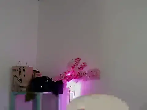 Maxine Sucks online show from December 4, 5:17 am