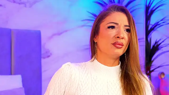 Izabellle02 online show from December 22, 6:21 am