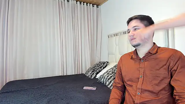 Snapshot of CameronyMartinn chatting on July 16, 1:44 am CameronyMartinn online show from July 16, 1:44 am
