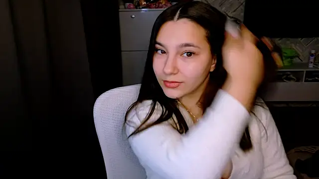 Arianna Grend online show from December 15, 1:15 pm