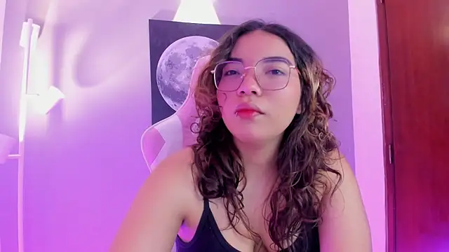 AliceCamxxx online show from September 9, 12:05 pm