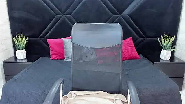 Dantzel  online show from January 8, 12:51 pm