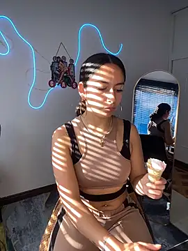 Snapshot of Alaska_euphoria chatting on November 26, 8:43 pm Alaska euphoria online show from November 26, 8:43 pm