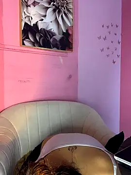 Snapshot of Alaska_euphoria chatting on December 5, 6:37 pm Alaska euphoria online show from December 5, 6:37 pm