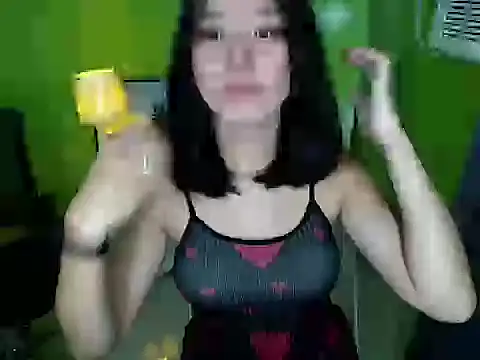 Snapshot of Ricaliciuos chatting on April 24, 9:50 pm Ricaliciuos online show from April 24, 9:50 pm