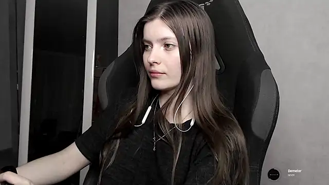 Snapshot of cute_elfy_ chatting on September 22, 5:15 pm cute elfy online show from September 22, 5:15 pm