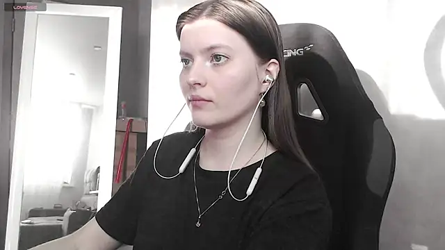 Snapshot of cute_elfy_ chatting on September 23, 2:31 pm cute elfy online show from September 23, 2:31 pm