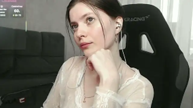 cute elfy  online show from March 7, 1:41 pm