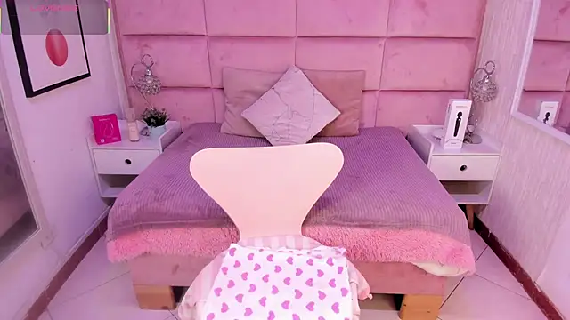 Janah Myers online show from November 25, 12:38 pm