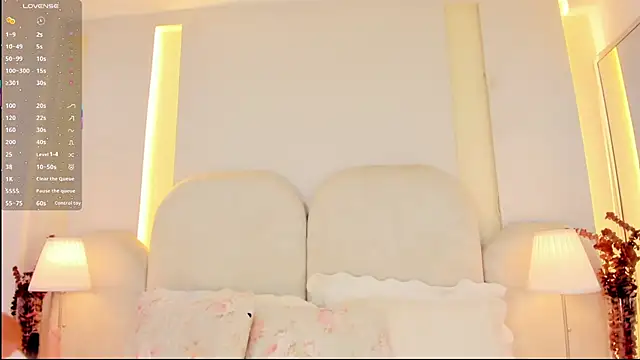 SalomeeBell online show from June 19, 9:51 pm