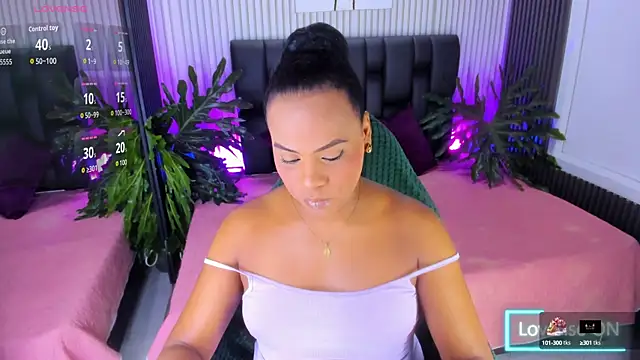 AriebonyBrooke online show from October 16, 11:44 am