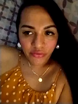 Snapshot of enoria1992 chatting on October 10, 3:27 am enoria1992 online show from October 10, 3:27 am