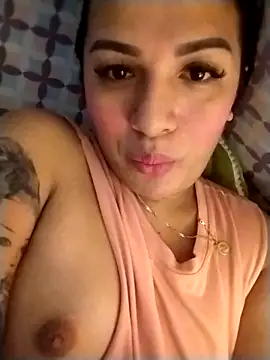 Snapshot of enoria1992 chatting on October 27, 11:20 pm enoria1992 online show from October 27, 11:20 pm