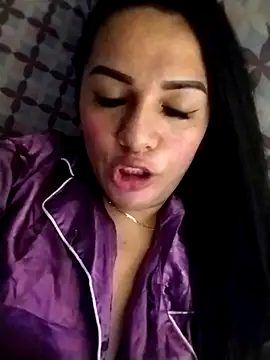 Snapshot of enoria1992 chatting on November 5, 8:31 pm enoria1992 online show from November 5, 8:31 pm