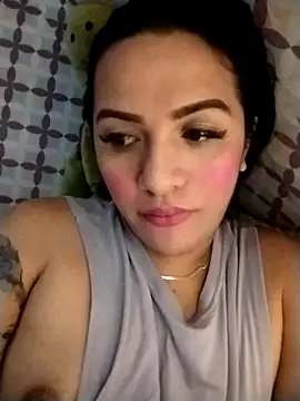 Snapshot of enoria1992 chatting on November 7, 12:54 am enoria1992 online show from November 7, 12:54 am