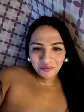 Snapshot of enoria1992 chatting on November 8, 9:31 am enoria1992 online show from November 8, 9:31 am