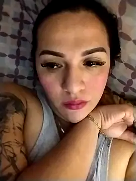 Snapshot of enoria1992 chatting on November 13, 11:58 pm enoria1992 online show from November 13, 11:58 pm