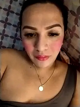 Snapshot of enoria1992 chatting on December 2, 1:33 am enoria1992 online show from December 2, 1:33 am