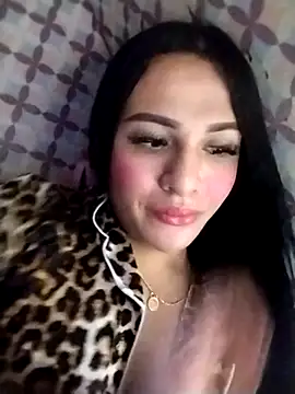 Snapshot of enoria1992 chatting on December 2, 7:42 pm enoria1992 online show from December 2, 7:42 pm