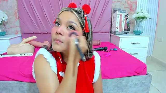 Wonderkloe  online show from December 22, 4:48 pm