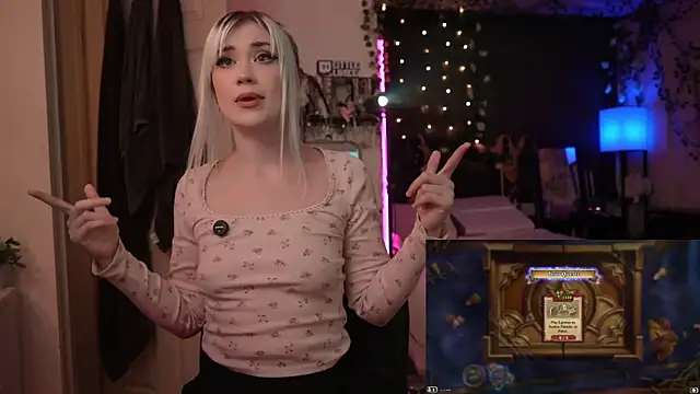 littlelune online show from October 15, 12:44 am