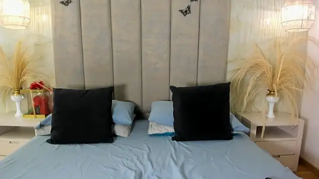 leaahcashh online show from October 23, 9:35 pm