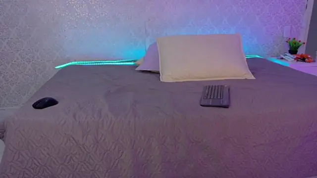 BeccaReedd online show from November 23, 11:21 am