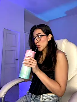 julieta jhonss online show from October 4, 1:25 am