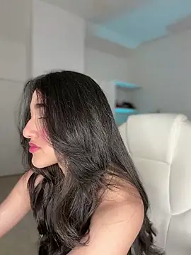 Snapshot of julieta_jhonss chatting on June 18, 2:12 am julieta jhonss online show from June 18, 2:12 am