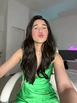 Snapshot of julieta_jhonss chatting on July 3, 3:24 am julieta jhonss online show from July 3, 3:24 am