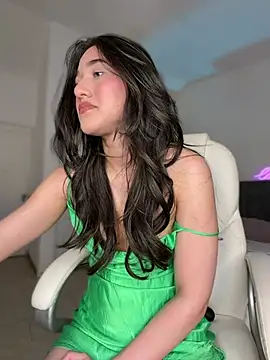 Snapshot of julieta_jhonss chatting on August 2, 1:04 am julieta jhonss online show from August 2, 1:04 am