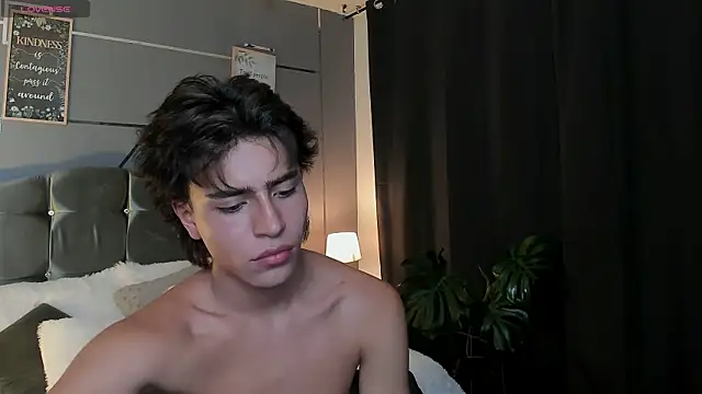 Christopher 77 online show from December 20, 3:46 am