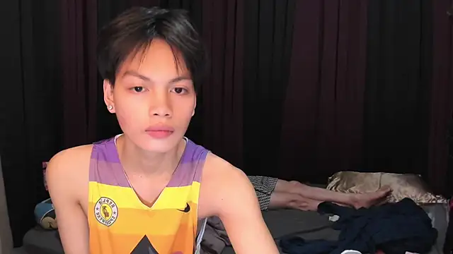 hotfreshdior online show from February 20, 3:12 pm