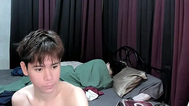 Snapshot of hotfreshdior chatting on July 1, 5:53 am hotfreshdior online show from July 1, 5:53 am