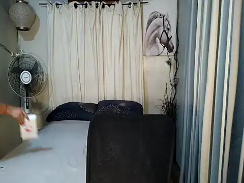 holly bitch online show from July 10, 12:37 am