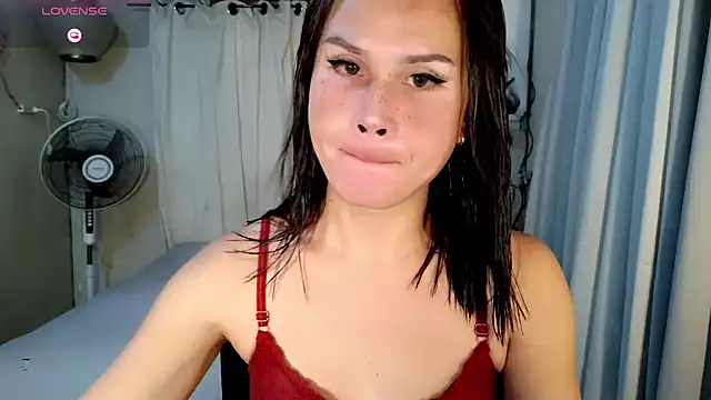 holly bitch online show from July 18, 1:10 am