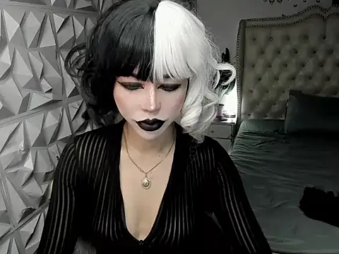janecomander online show from June 6, 9:03 am