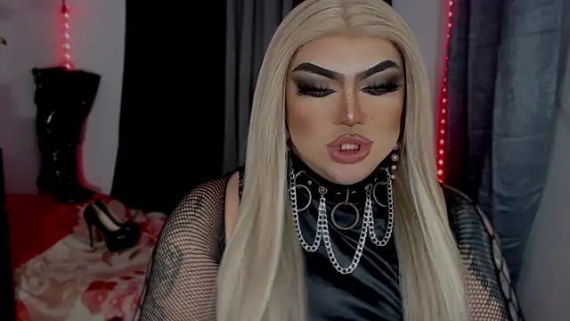 michellevixen922 online show from December 20, 11:56 pm