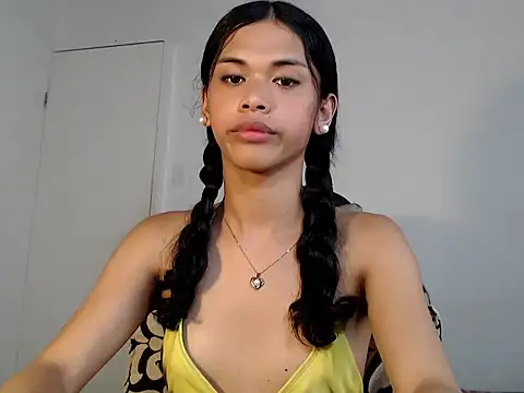 urcurlydiva online show from November 10, 4:11 am