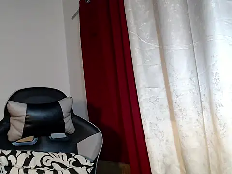 urcurlydiva online show from November 10, 4:17 pm