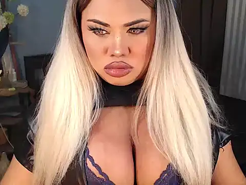 Snapshot of KitSmithCumerr chatting on October 21, 1:01 pm KitSmithCumerr online show from October 21, 1:01 pm