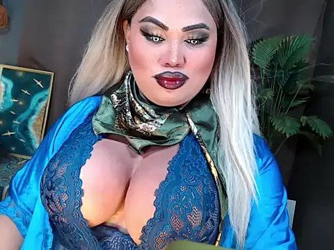 Snapshot of KitSmithCumerr chatting on October 28, 8:00 pm KitSmithCumerr online show from October 28, 8:00 pm